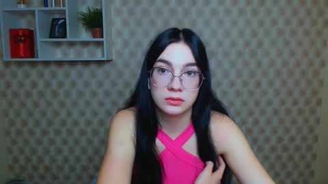 Kristen online show from September 2025 05:33:01 AM