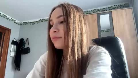 Mila online show from April 2026 01:52:02 PM