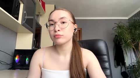 Mila online show from May 2026 11:06:01 AM