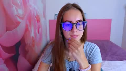 Kristina Adel online show from October 2025 06:46:01 AM