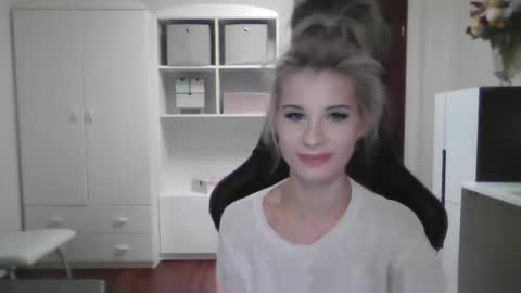 KristineAmore online show from October 2025 06:40:02 PM