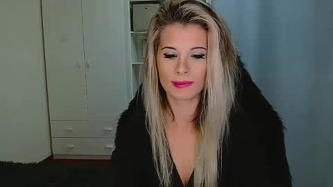 KristineAmore online show from November 2025 04:17:02 PM