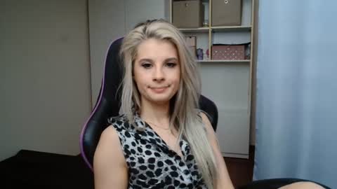 KristineAmore online show from June 2026 09:25:02 AM