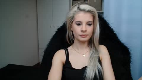 KristineAmore online show from June 2026 07:01:02 AM