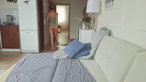 Kristi online show from October 2025 06:47:01 AM