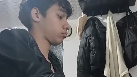 kristof1020 online show from November 2025 10:56:02 PM