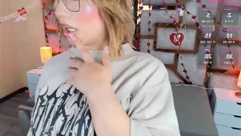 Kristtal  online show from September 2025 12:45:01 AM