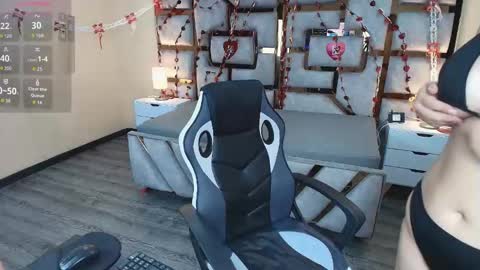 Kristtal  online show from September 2025 03:54:01 AM