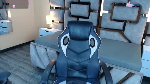 Kristtal  online show from January 2026 12:09:02 PM