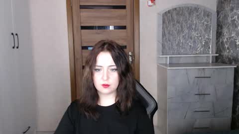 Kristy online show from November 2025 09:58:01 PM