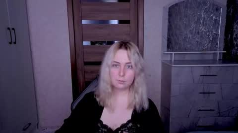 Snapshot of kristy_fran chatting on April 2026 02:27:02 AM Kristy online show from April 2026 02:27:02 AM