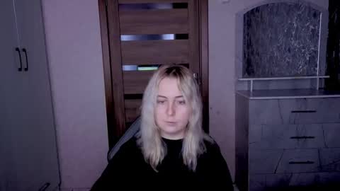 Snapshot of kristy_fran chatting on April 2026 01:12:01 AM Kristy online show from April 2026 01:12:01 AM