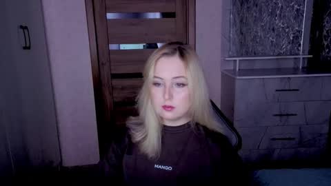 Snapshot of kristy_fran chatting on May 2026 09:22:02 PM Kristy online show from May 2026 09:22:02 PM