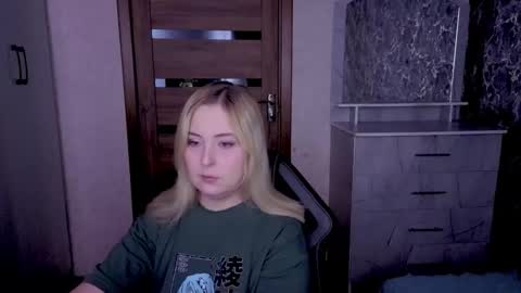 Snapshot of kristy_fran chatting on May 2026 08:58:01 PM Kristy online show from May 2026 08:58:01 PM