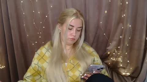 KristyFlowers online show from December 2024 10:16:02 AM