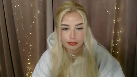 KristyFlowers online show from January 2025 09:41:01 AM