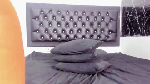 Snapshot of krixtybrown chatting on December 2025 09:09:02 PM krixty online show from December 2025 09:09:02 PM