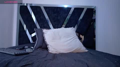 Kroy Wood online show from November 2025 02:19:02 PM