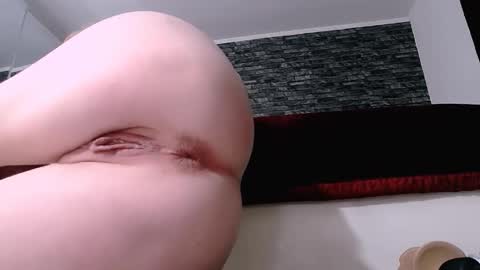 krystal desire online show from October 2025 05:37:01 AM