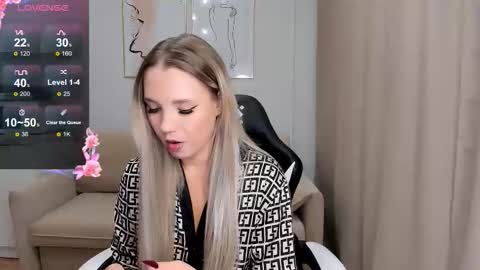 Lady online show from October 2025 12:36:02 PM