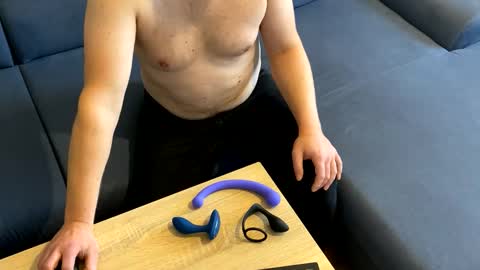 Snapshot of kubadelo chatting on November 2025 09:01:01 AM Tony online show from November 2025 09:01:01 AM