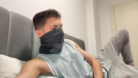 Semih yilmaz online show from April 2026 11:10:01 PM