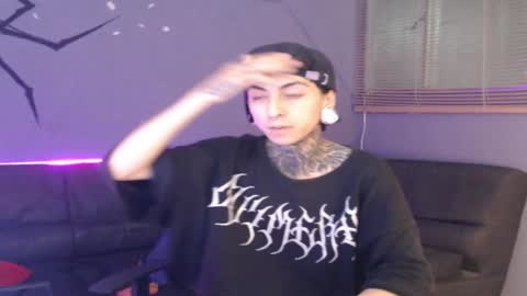 kuregari_xs online show from November 2025 04:34:01 AM