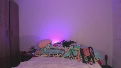 Aria Kess  online show from September 2025 10:31:01 PM