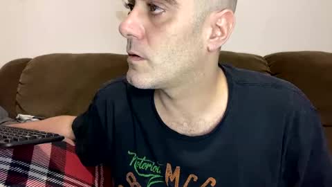 kyle67527 online show from December 2024 01:00:02 AM