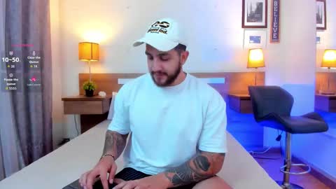 kylenorth_ online show from September 2025 11:33:01 AM