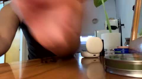 Kylian Zarate online show from November 2025 10:42:02 PM