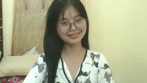 its me KYLIE online show from December 2025 04:33:01 PM