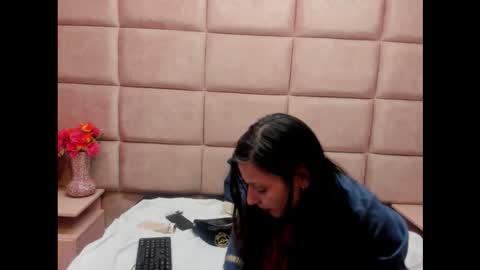 kylie_bloom online show from November 2025 09:17:01 PM