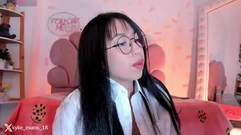 Snapshot of kylie_evans_18 chatting on March 2026 05:08:02 AM Kylie online show from March 2026 05:08:02 AM