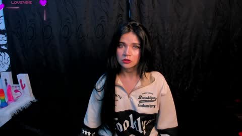 submissive demon Please help me to reach 500 thumbs up online show from December 2024 01:29:01 AM