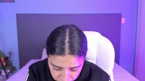 Kylie Reyes  online show from December 2024 08:00:01 PM