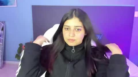 Kylie Reyes  online show from January 2025 07:00:01 PM