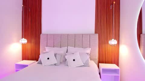 kloe sofia online show from October 2025 01:31:01 PM