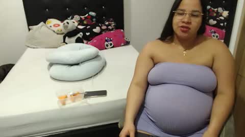 Snapshot of kylie_switch chatting on November 2025 12:53:01 AM Instagram Kylie switch followme buy lovense here online show from November 2025 12:53:01 AM
