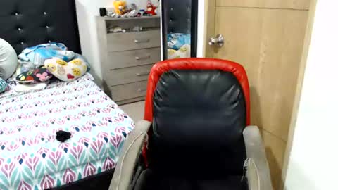 Snapshot of kylie_switch chatting on July 2026 01:29:01 AM Instagram Kylie switch followme buy lovense here online show from July 2026 01:29:01 AM