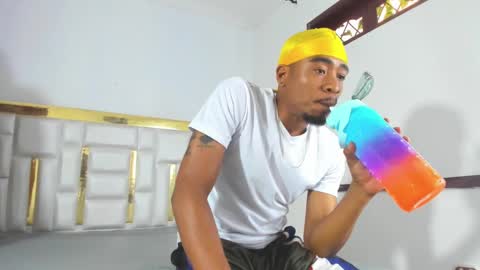 Kaylie And Jhony online show from February 2025 06:37:01 PM