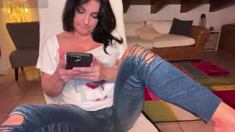 Snapshot of kyliecb chatting on October 2025 02:18:02 PM Kylie online show from October 2025 02:18:02 PM