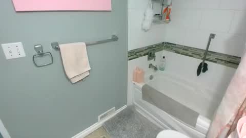 kylie not jenner online show from April 2026 08:20:01 PM