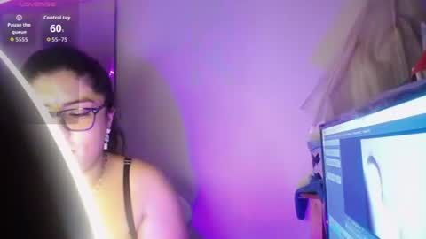 Snapshot of kylievoosx18 chatting on June 2026 09:59:02 PM kylievoosx online show from June 2026 09:59:02 PM