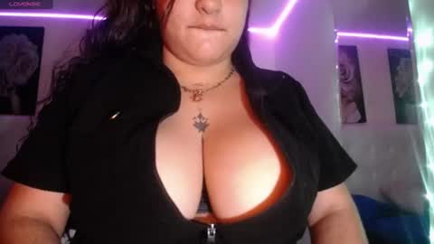 Snapshot of kylievoosx18 chatting on July 2026 01:57:01 PM kylievoosx online show from July 2026 01:57:01 PM