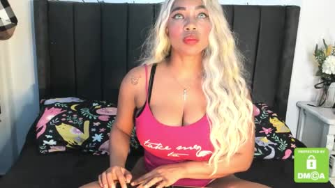 Snapshot of kyliewhiteboobs chatting on February 2025 07:25:02 PM kylie white boobs online show from February 2025 07:25:02 PM