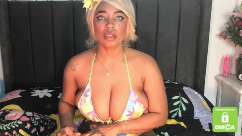 Snapshot of kyliewhiteboobs chatting on March 2025 10:50:02 PM kylie white boobs online show from March 2025 10:50:02 PM