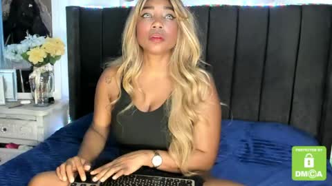 Snapshot of kyliewhiteboobs chatting on May 2026 07:00:02 PM kylie white boobs online show from May 2026 07:00:02 PM
