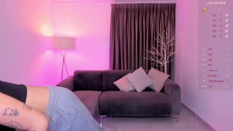 Snapshot of kyliie_jones chatting on March 2025 10:59:02 AM KYLIE online show from March 2025 10:59:02 AM