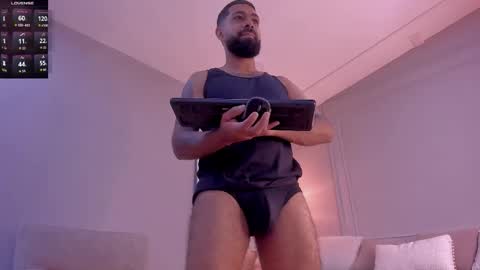 Kylliam Levis online show from October 2025 10:32:02 PM